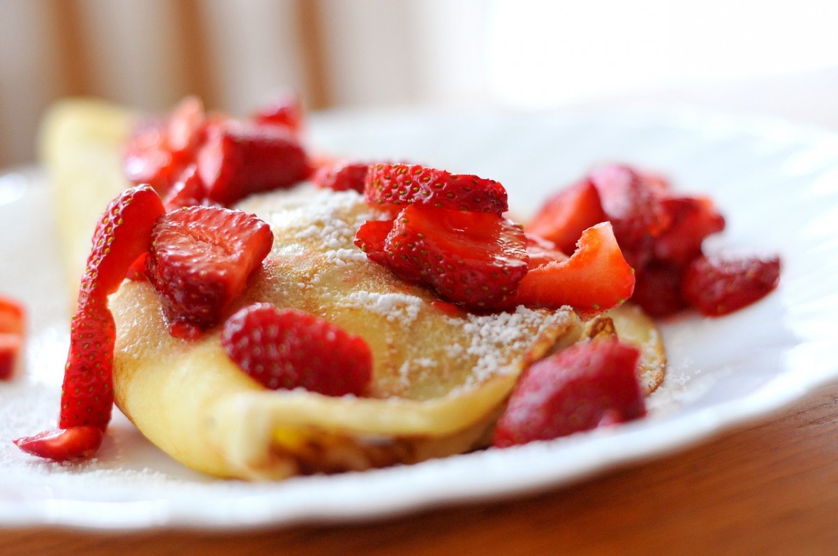 Crêpes alle fragole : ricetta estiva veloce