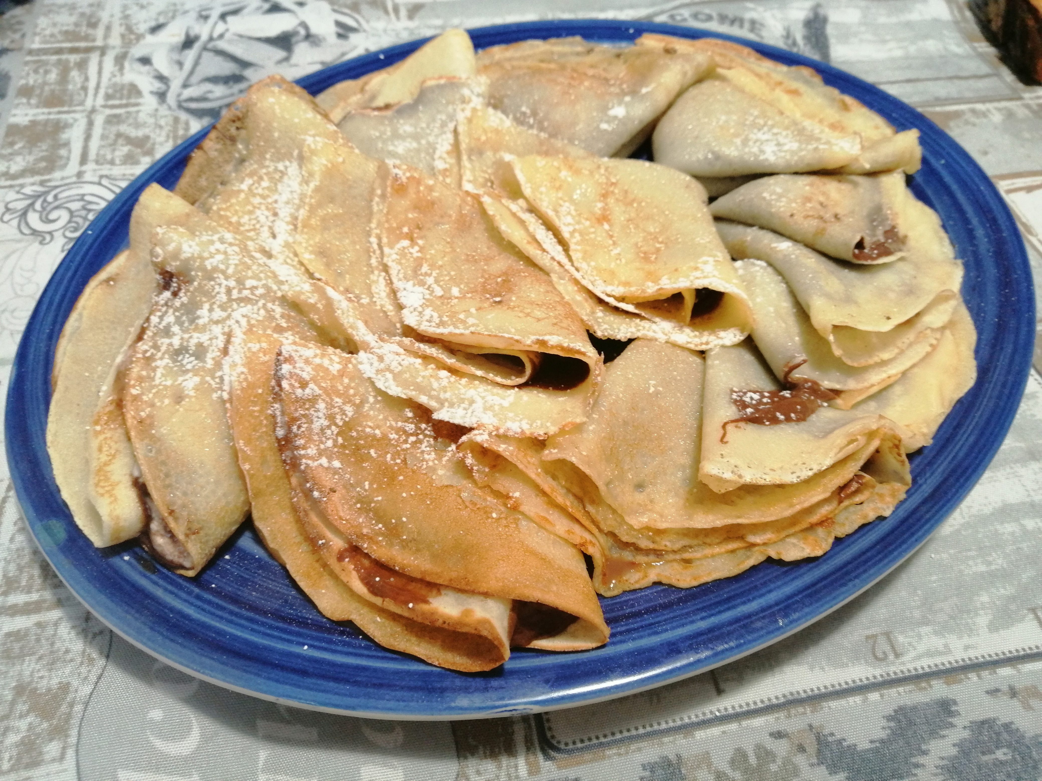 Crepes con crema di nocciole e mascarpone