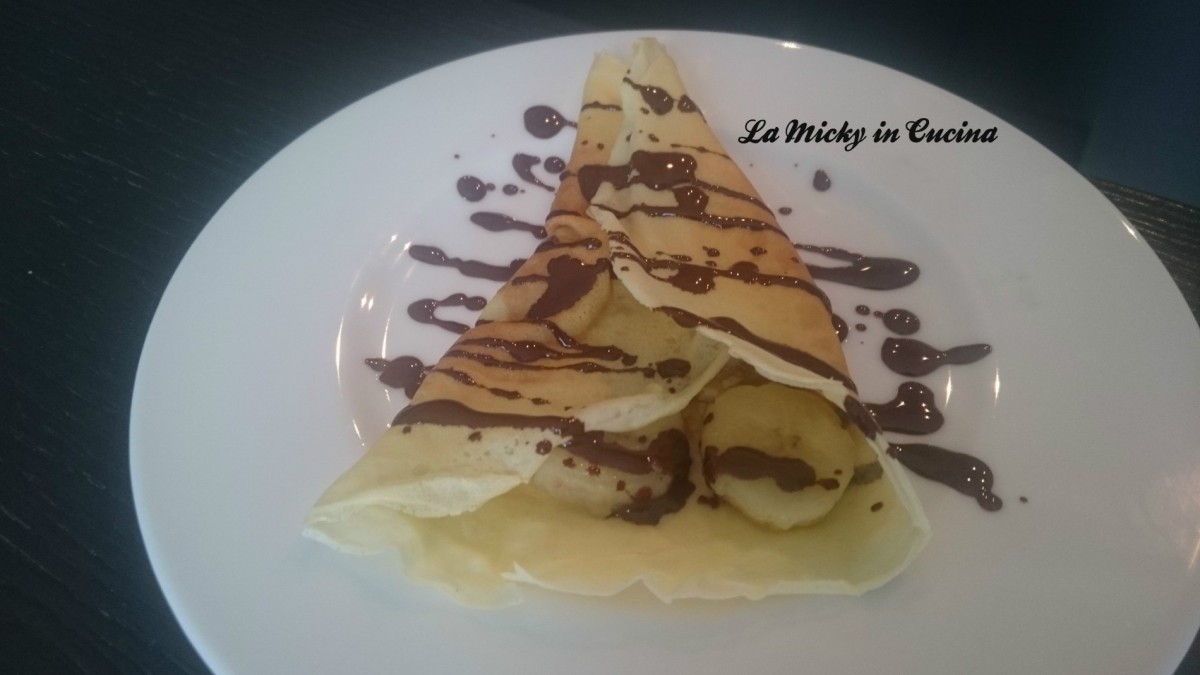 Crepes dolci banana e cioccolato