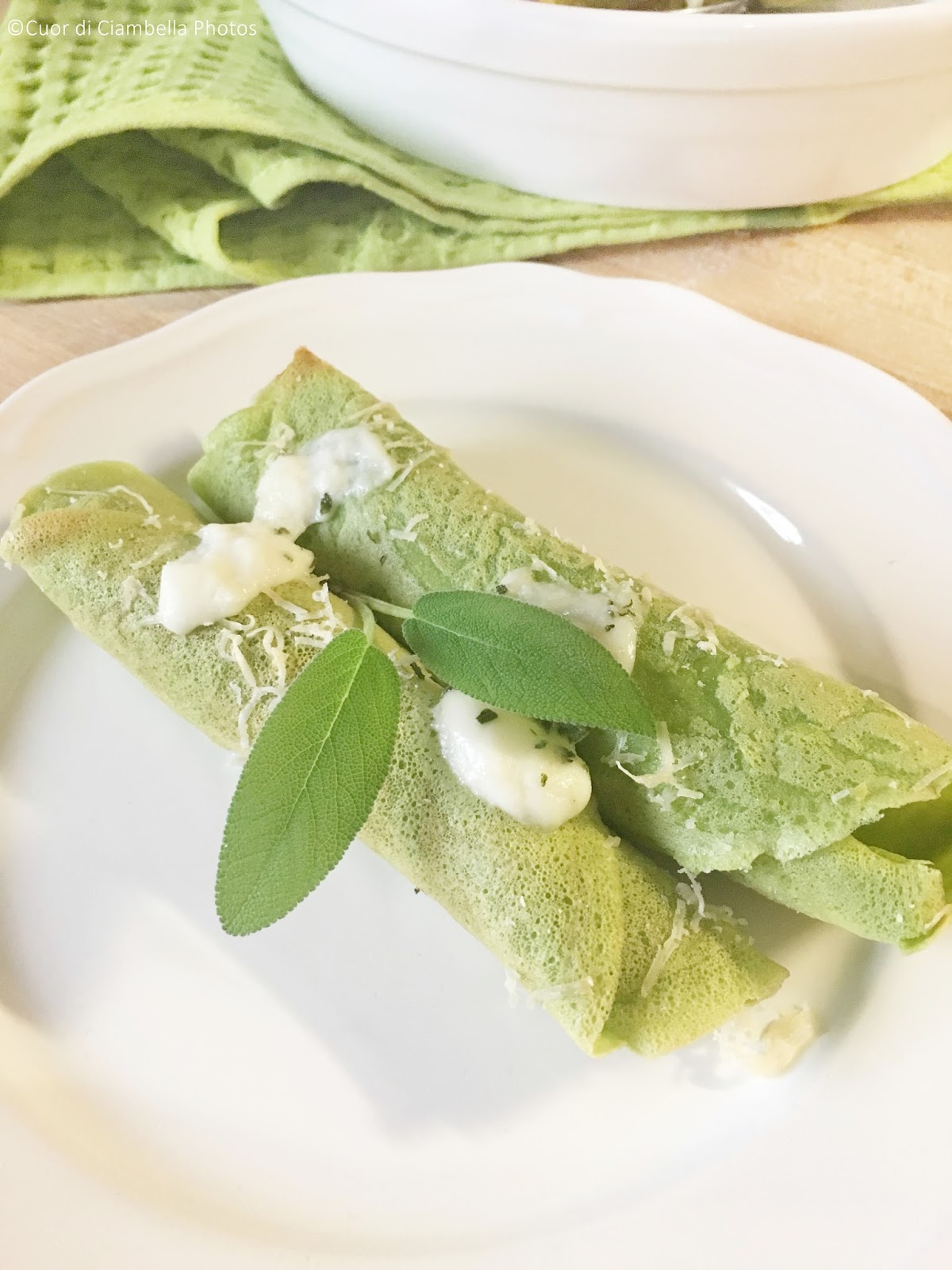Crespelle con farina di piselli (senza uova e senza glutine) con bucciatello romagnolo ed erbe aromatiche!