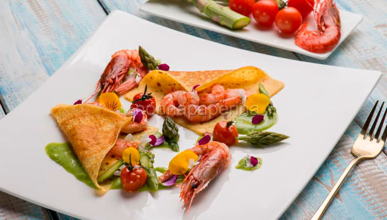 Crespelle con gamberi e salsa di asparagi: un piatto gluten free, ricchissimo di sapore