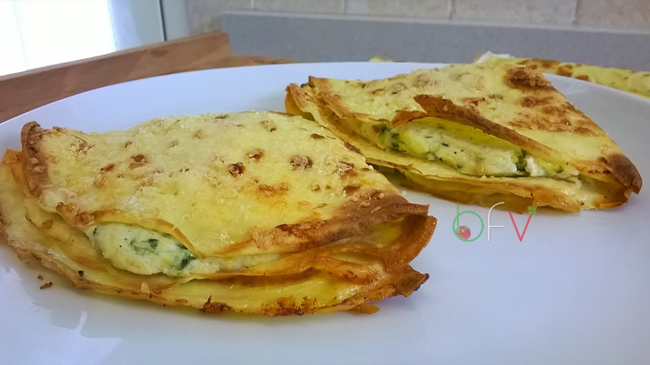 Crespelle con mousse di gamberetti ricotta e zucchine [videoricetta]