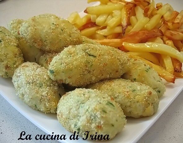 Crocchette di pesce con le patatine al forno