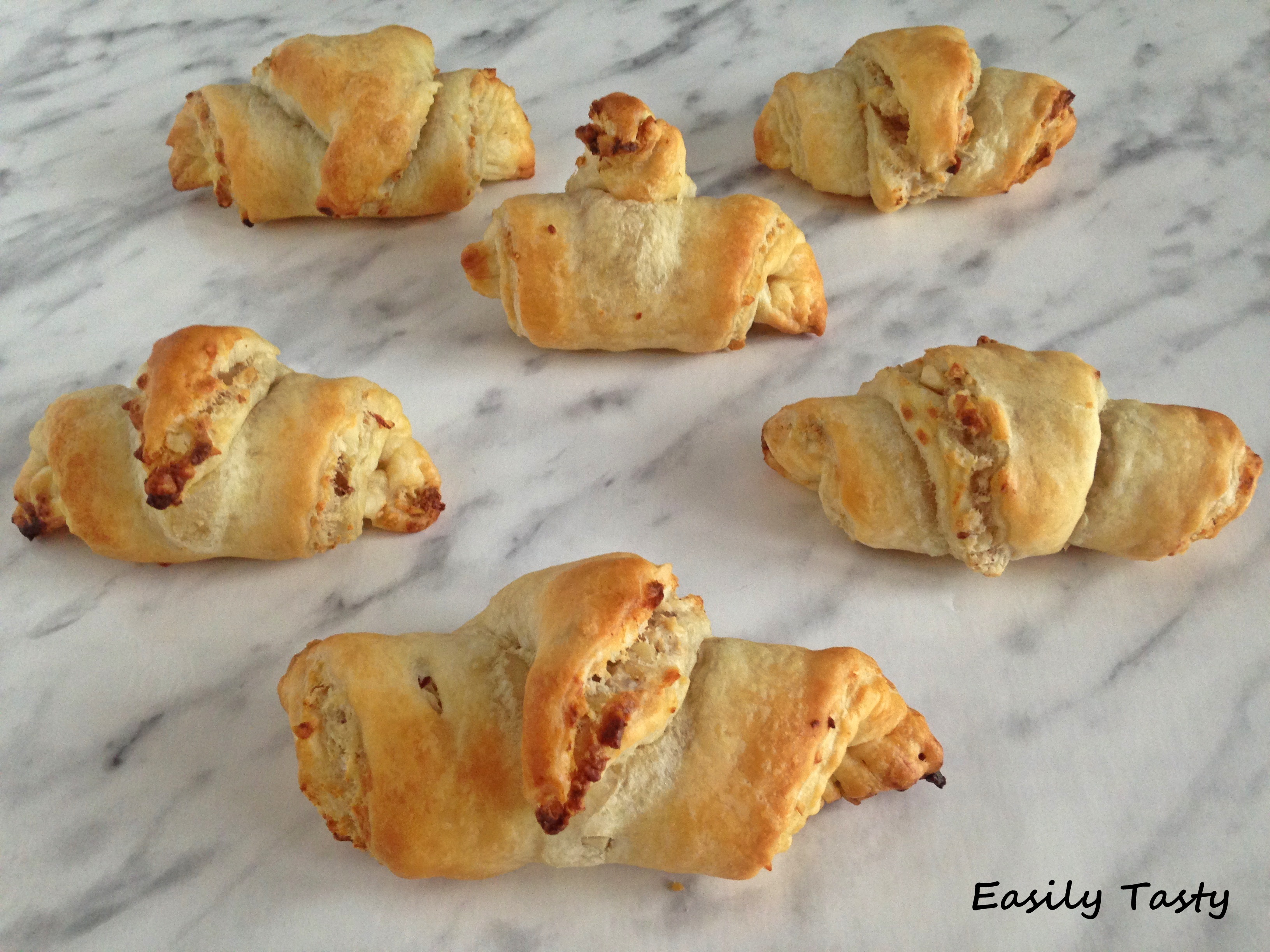 Croissant salati alle noci