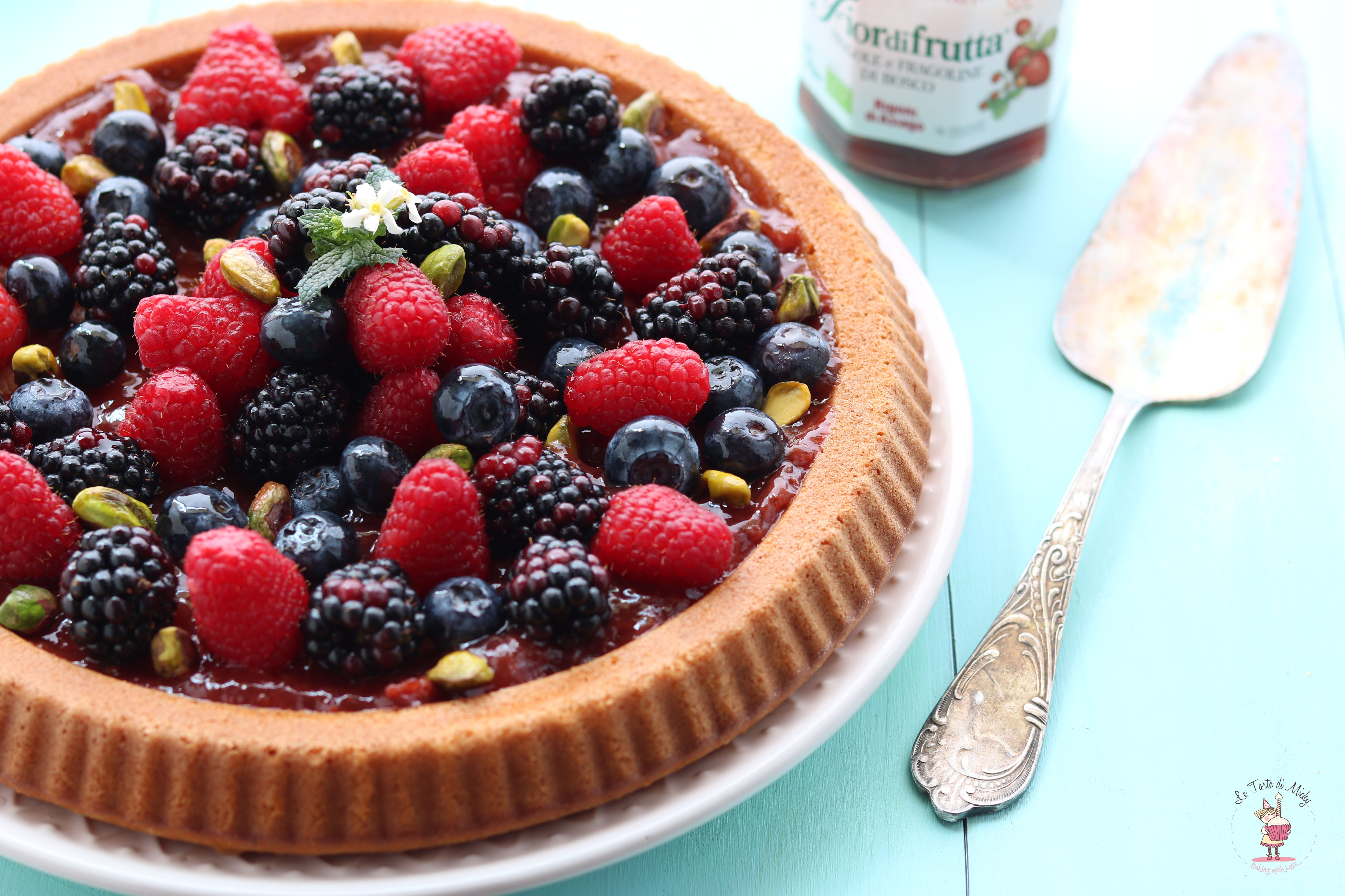 Crostata ai frutti di bosco con base morbida allo yogurt