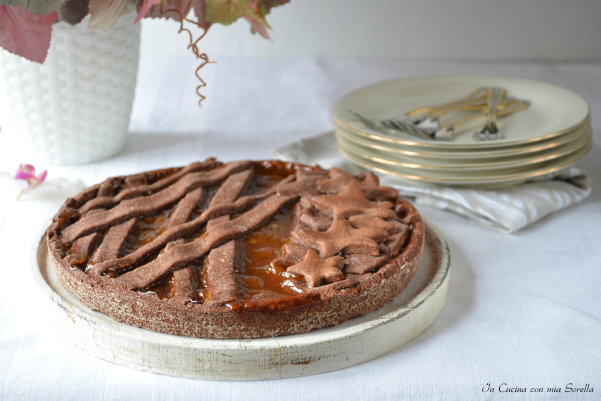Crostata al cacao e marmellata