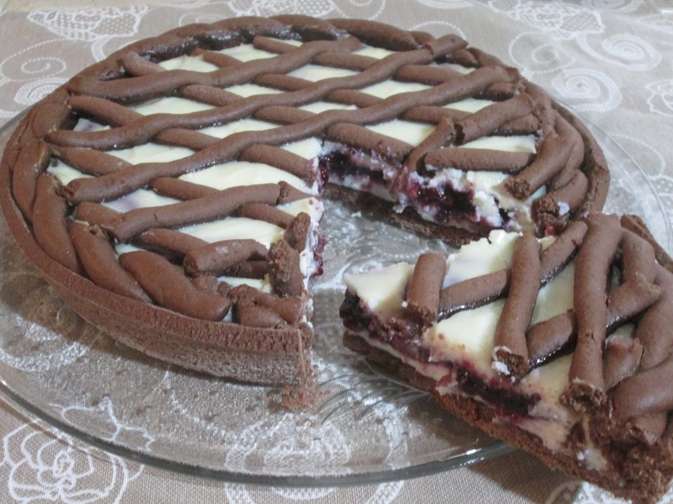 Crostata al cacao ricotta e confettura