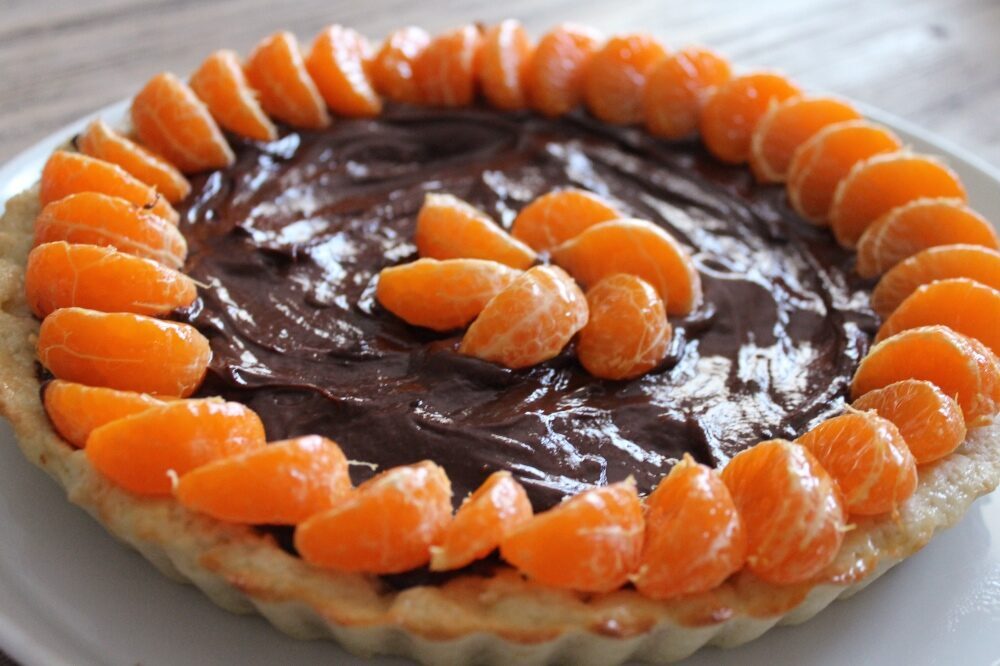 Crostata al cioccolato fondente con le clementine