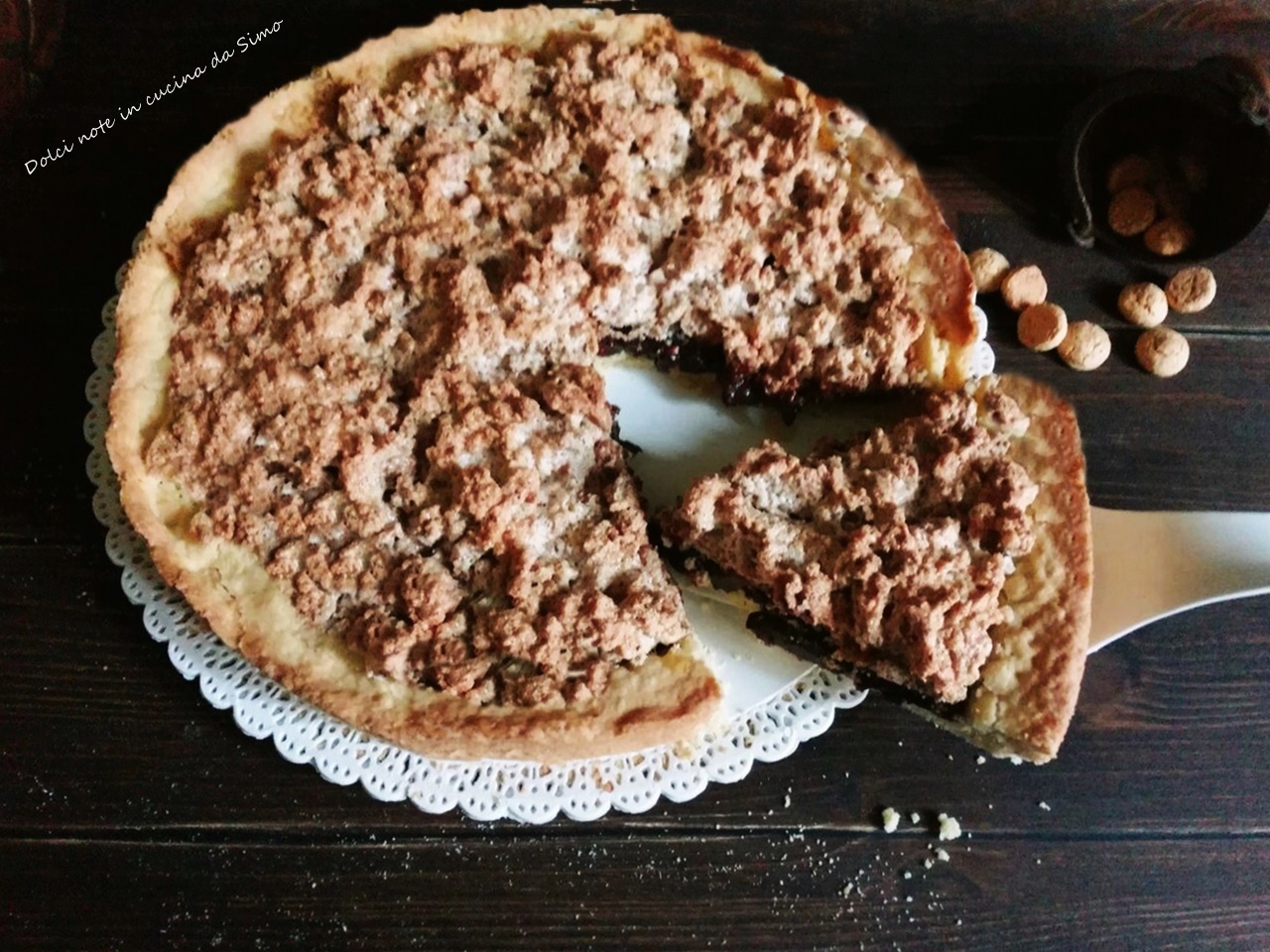 Crostata alla crema cioccolato meringata agli amaretti