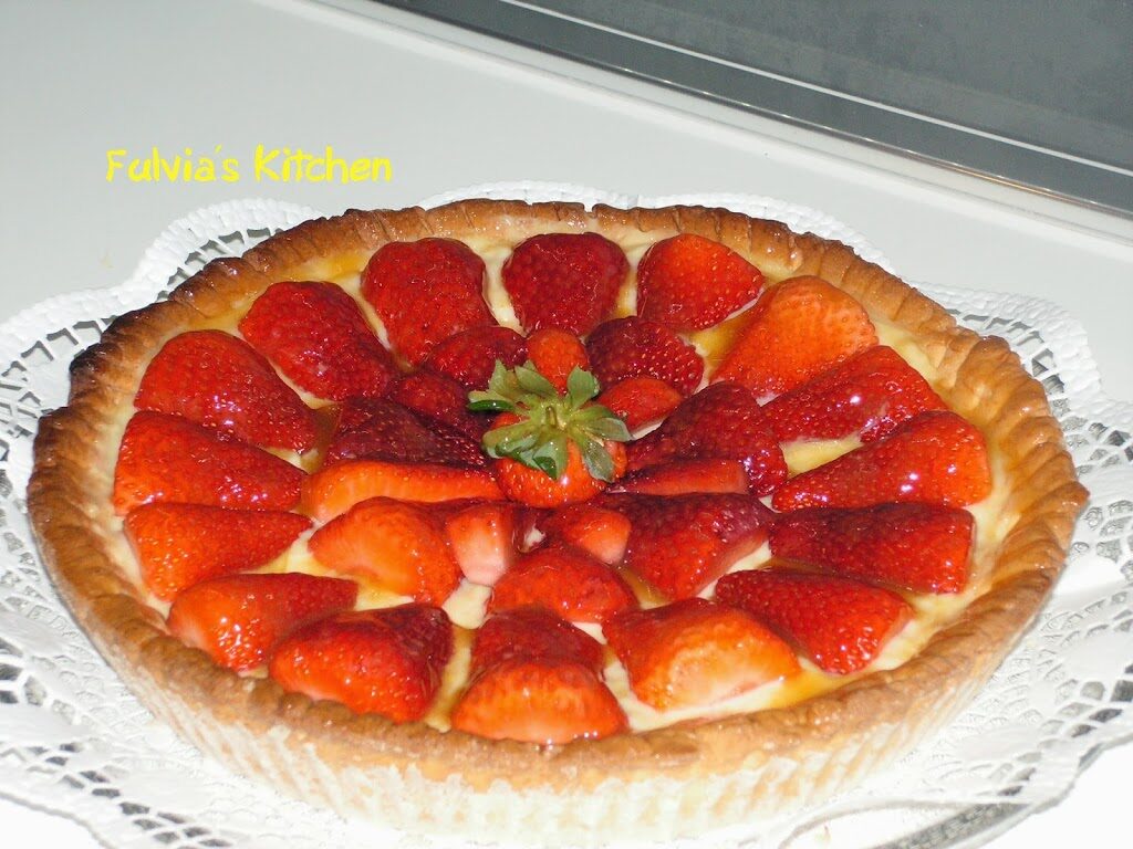 Crostata alla fragole e crema pasticcera
