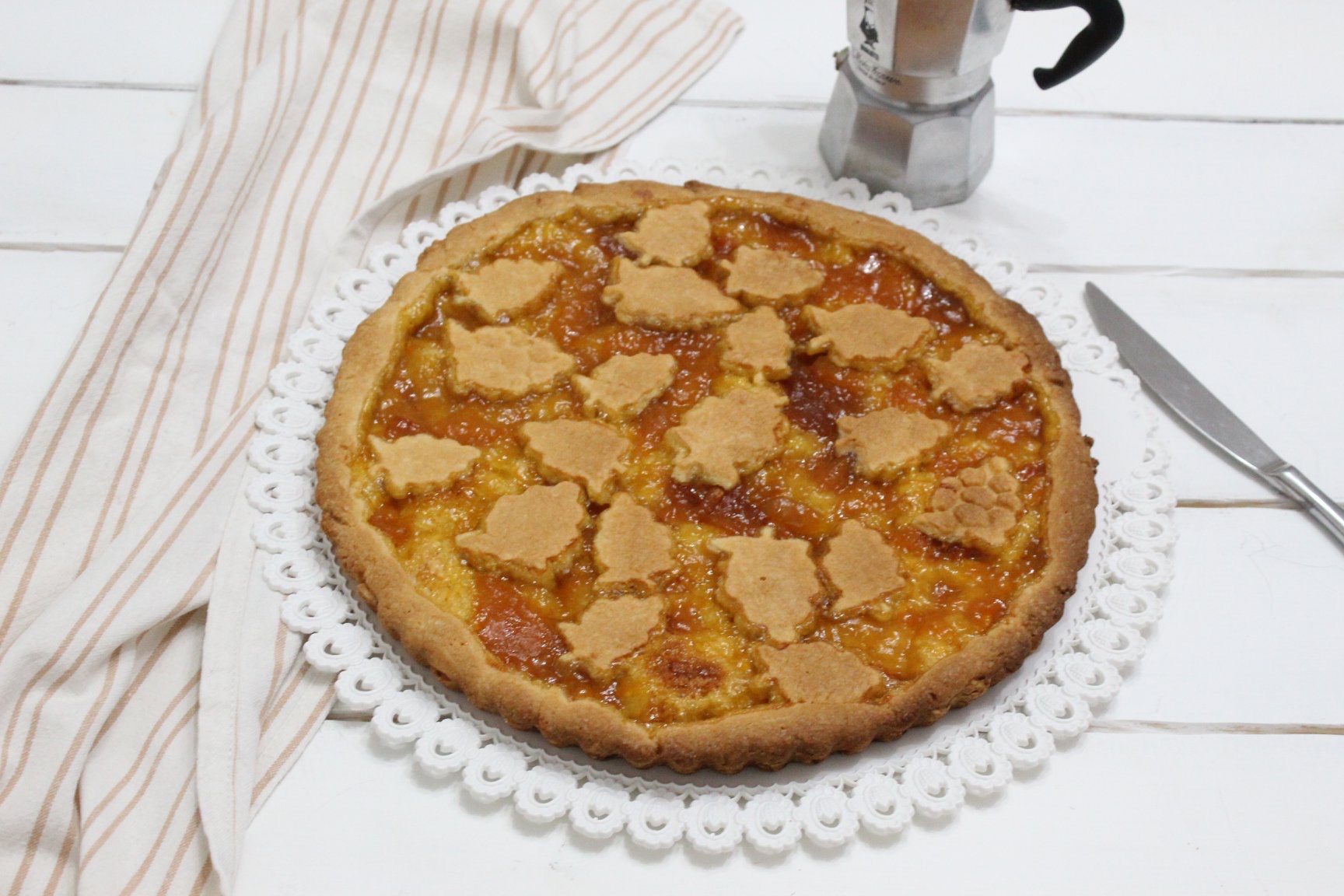 Crostata alla marmellata di pesche