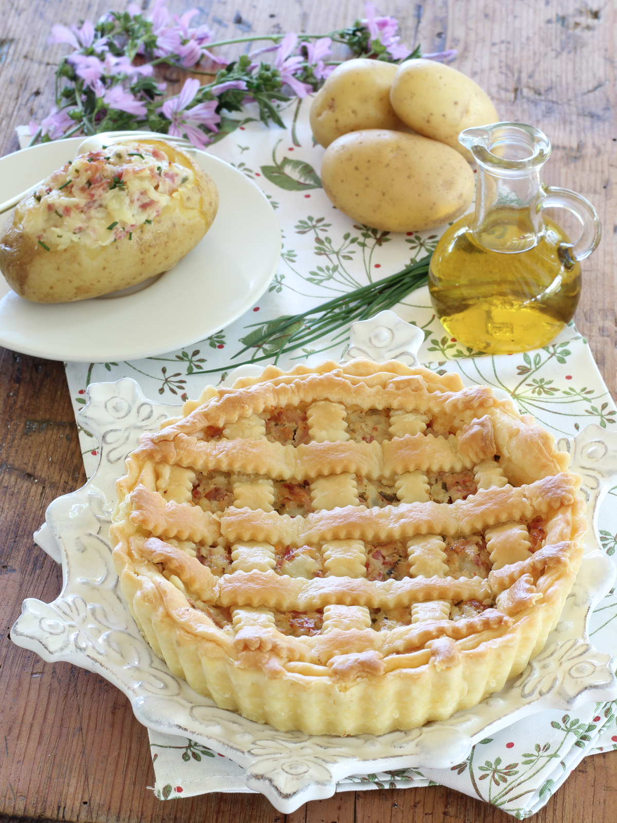 Crostata alle 3 p: patate, panna acida e pancetta