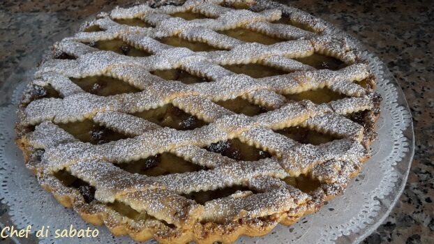Crostata alle mele e uvette