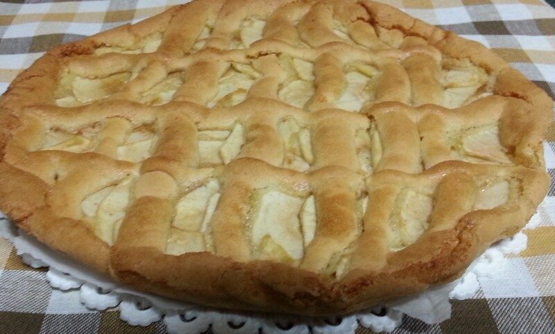 Crostata alle mele pasta frolla mele burro scorza di limone fecola