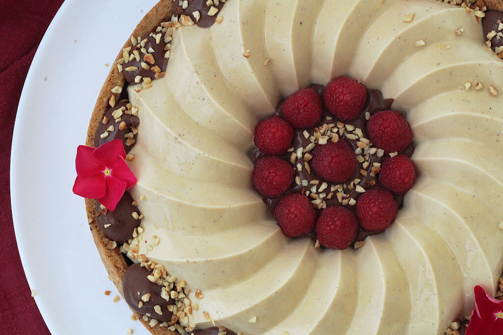 Crostata alle nocciole con crema frangipane al cioccolato