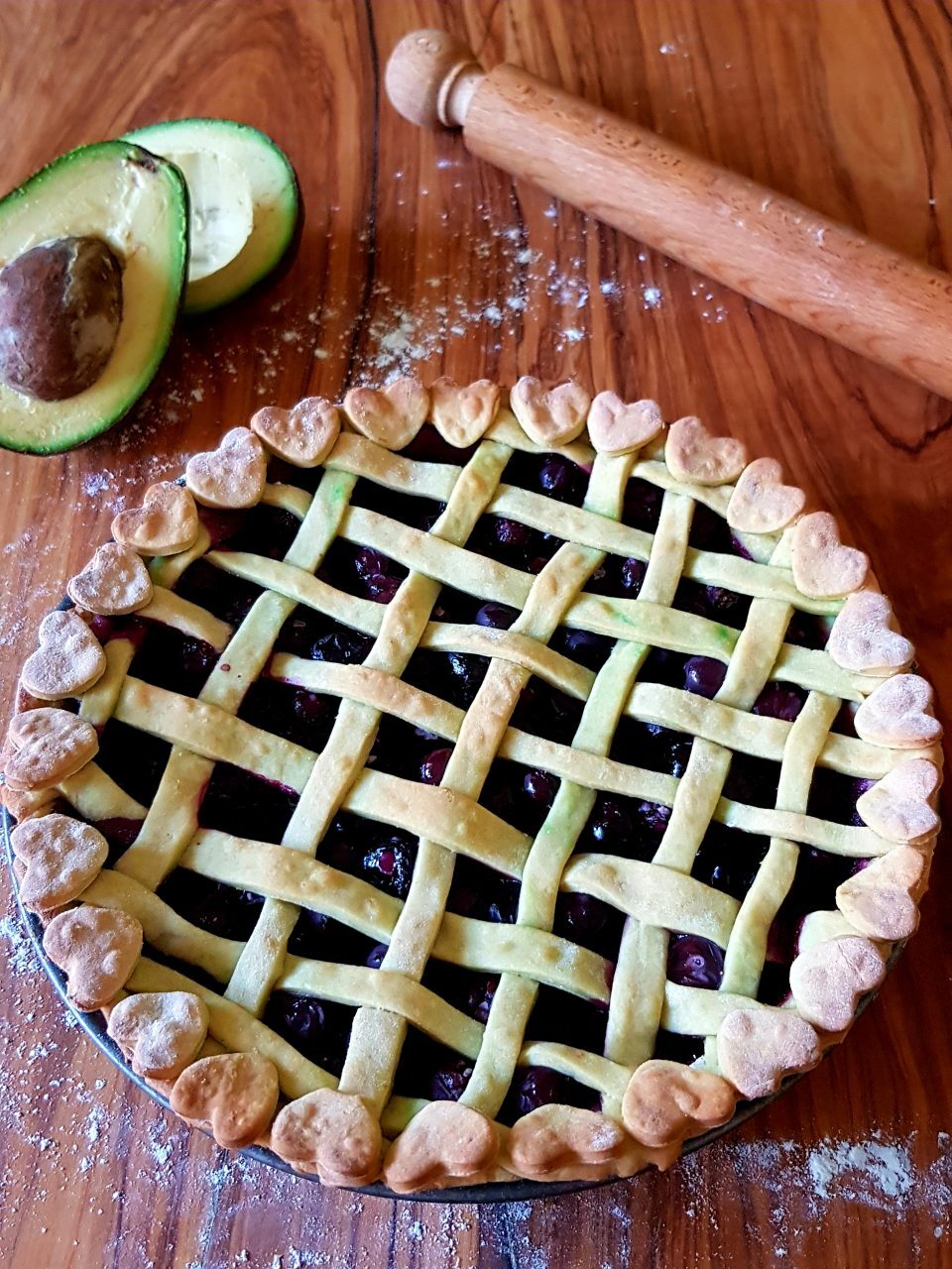 Crostata avocado e mirtilli