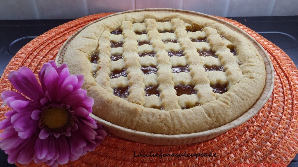 Crostata con confettura di albicocche