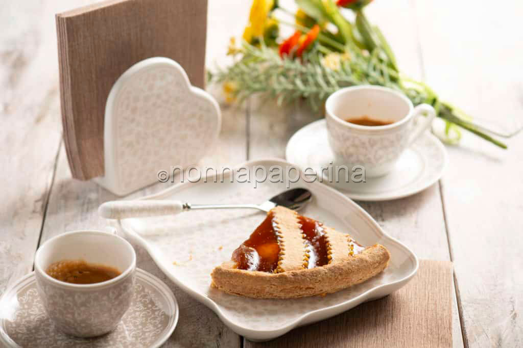 Crostata con confettura di ciliegie, la merenda perfetta
