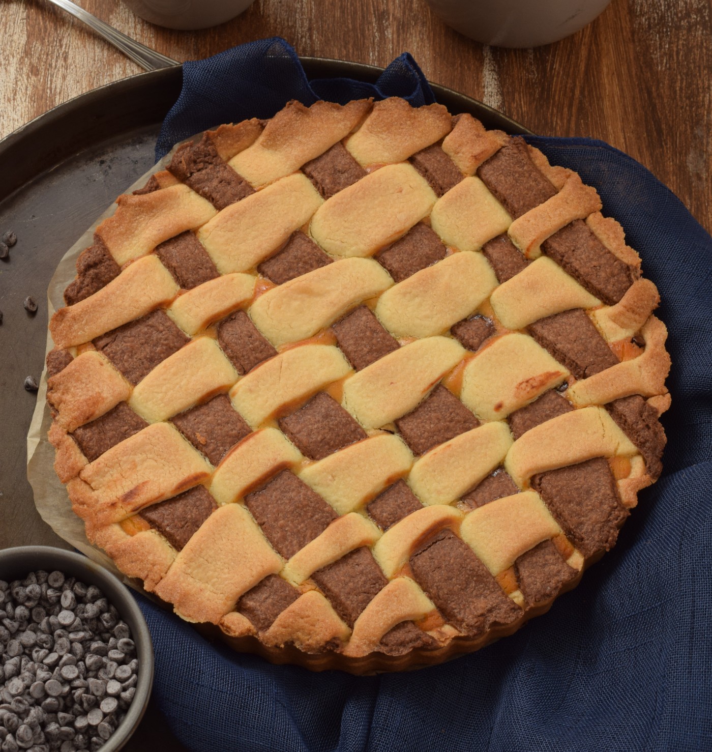 Crostata con crema alla ricotta con intreccio bicolor