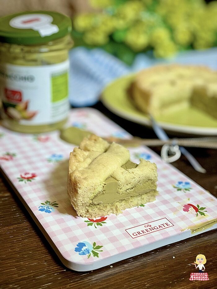 Crostata con crema di pistacchio che rimane morbida