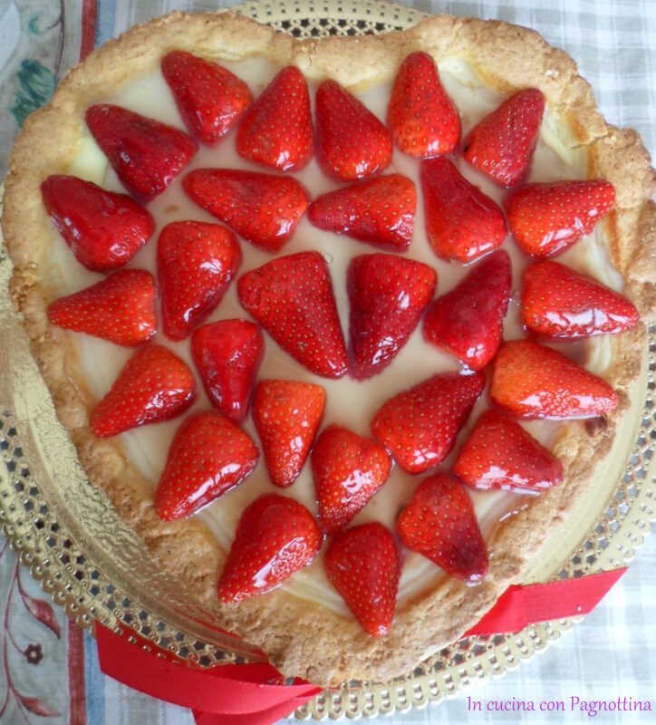Crostata con crema di ricotta e fragole