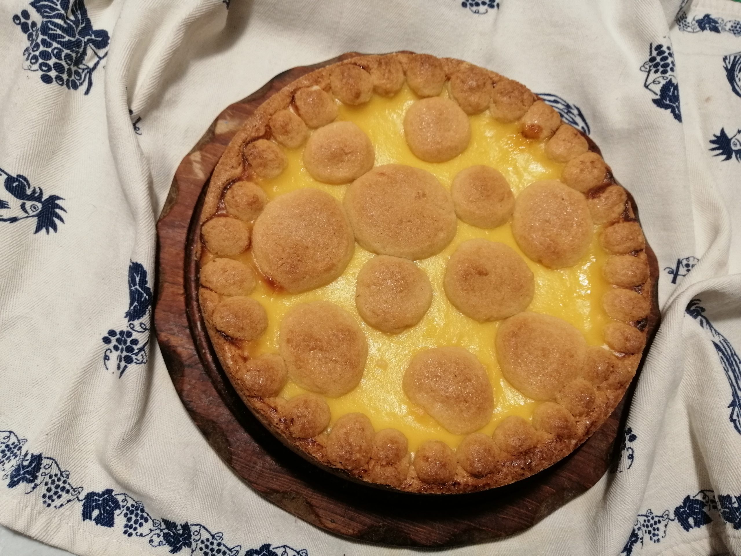 Crostata con crema e marmellata di arance