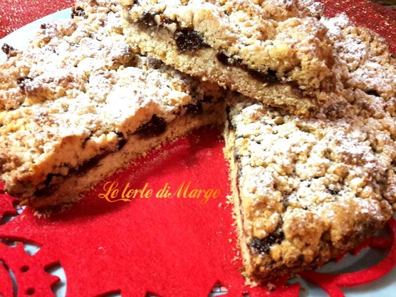 Crostata con fichi caramellati e mandorle