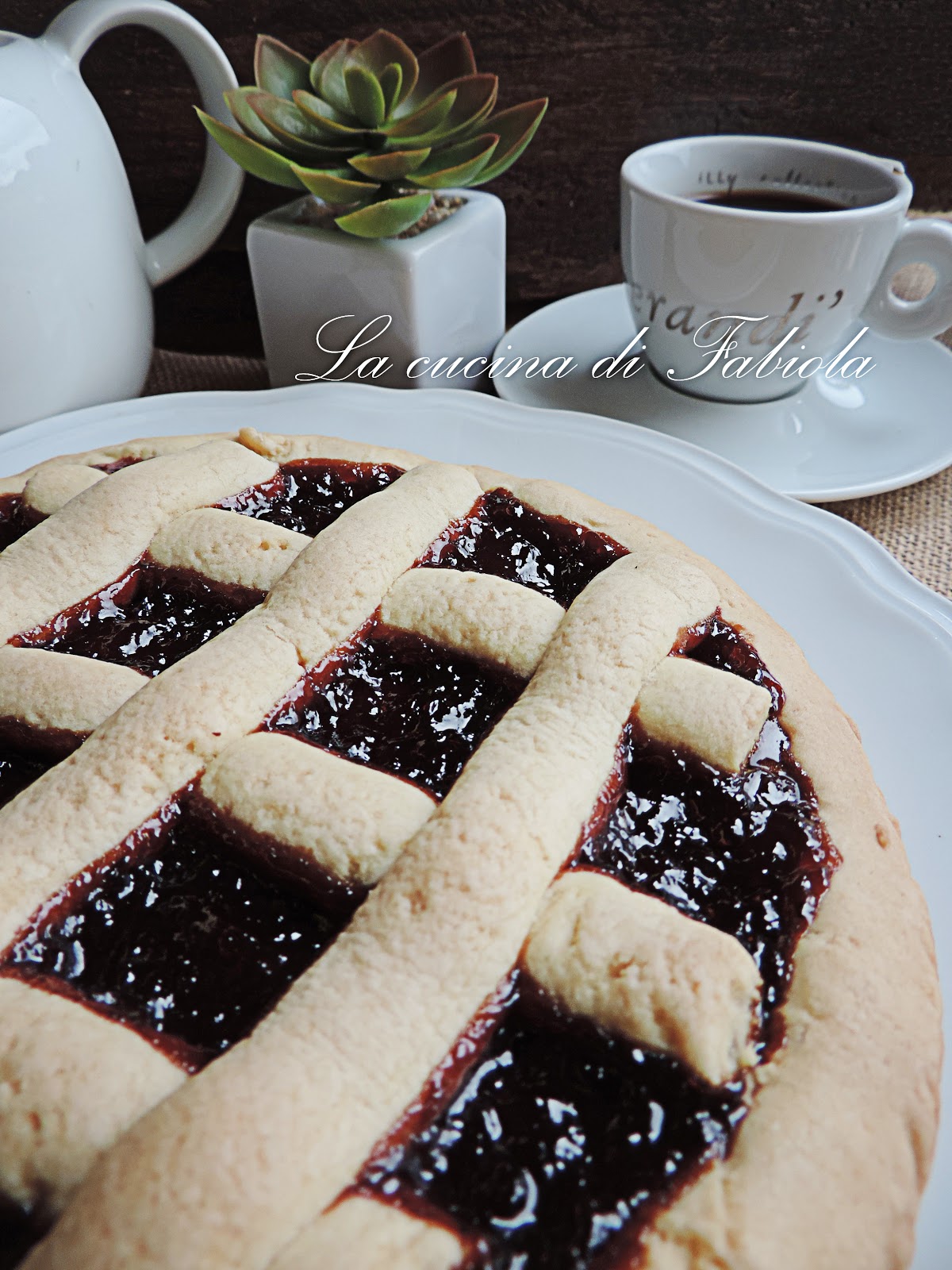 Crostata con frolla alle mandorle e marmellata di ciliegie homemade