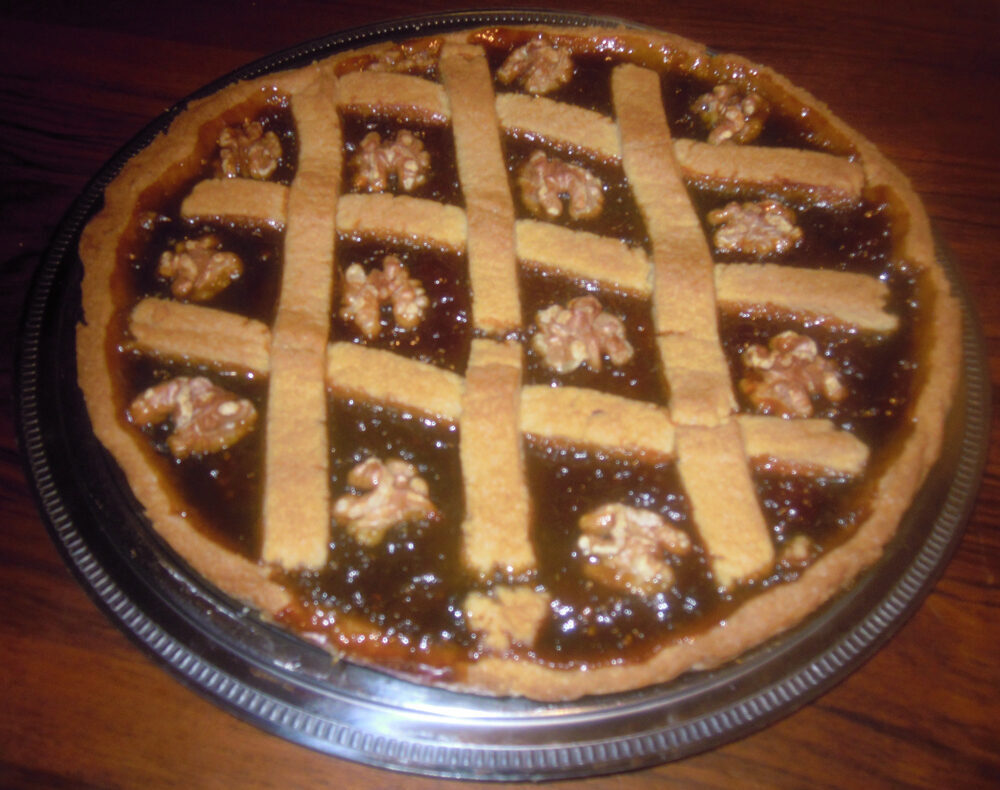 Crostata con marmellata di fichi e noci