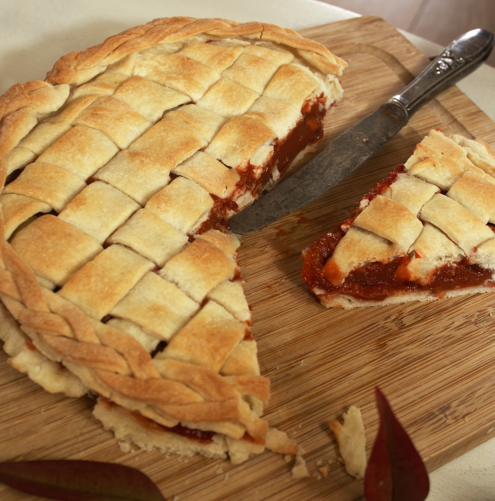 Crostata con marmellata di mele cotogne e soli albumi