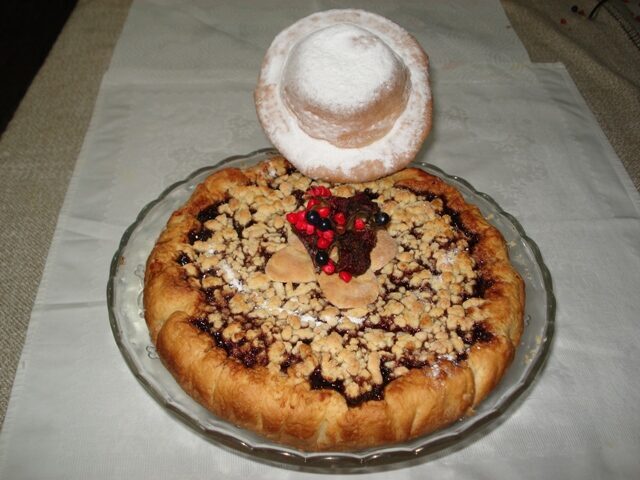 Crostata con marmellata di more