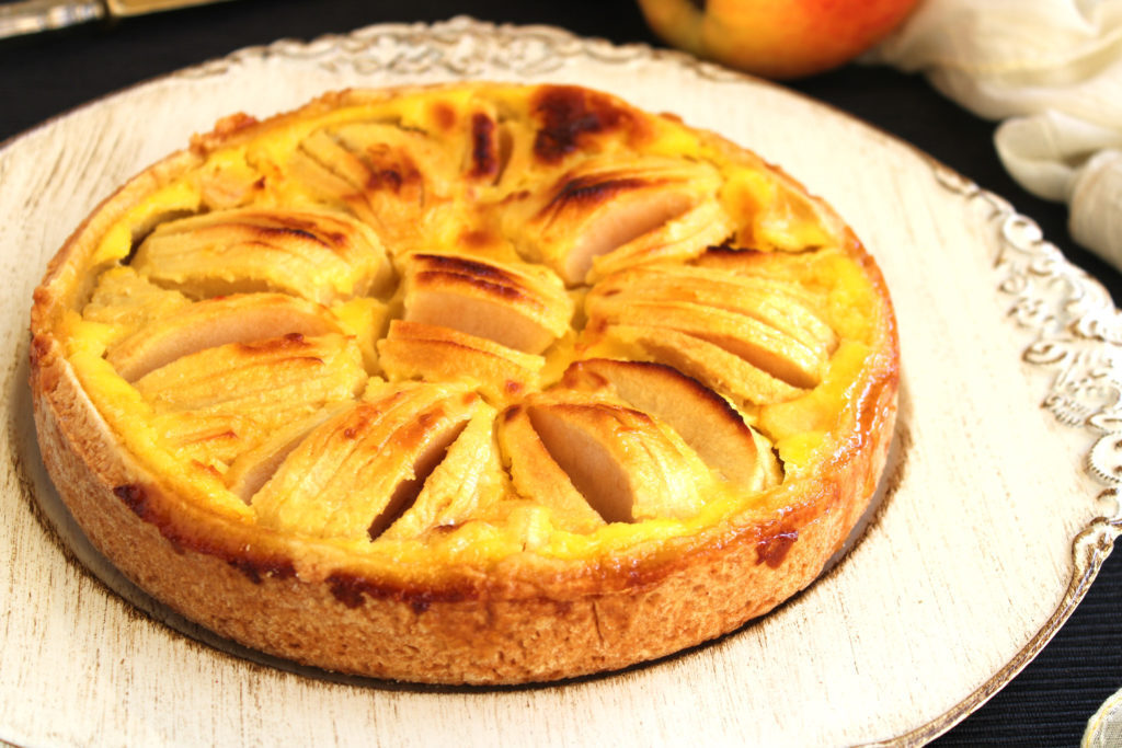 CROSTATA CON MELE E CREMA