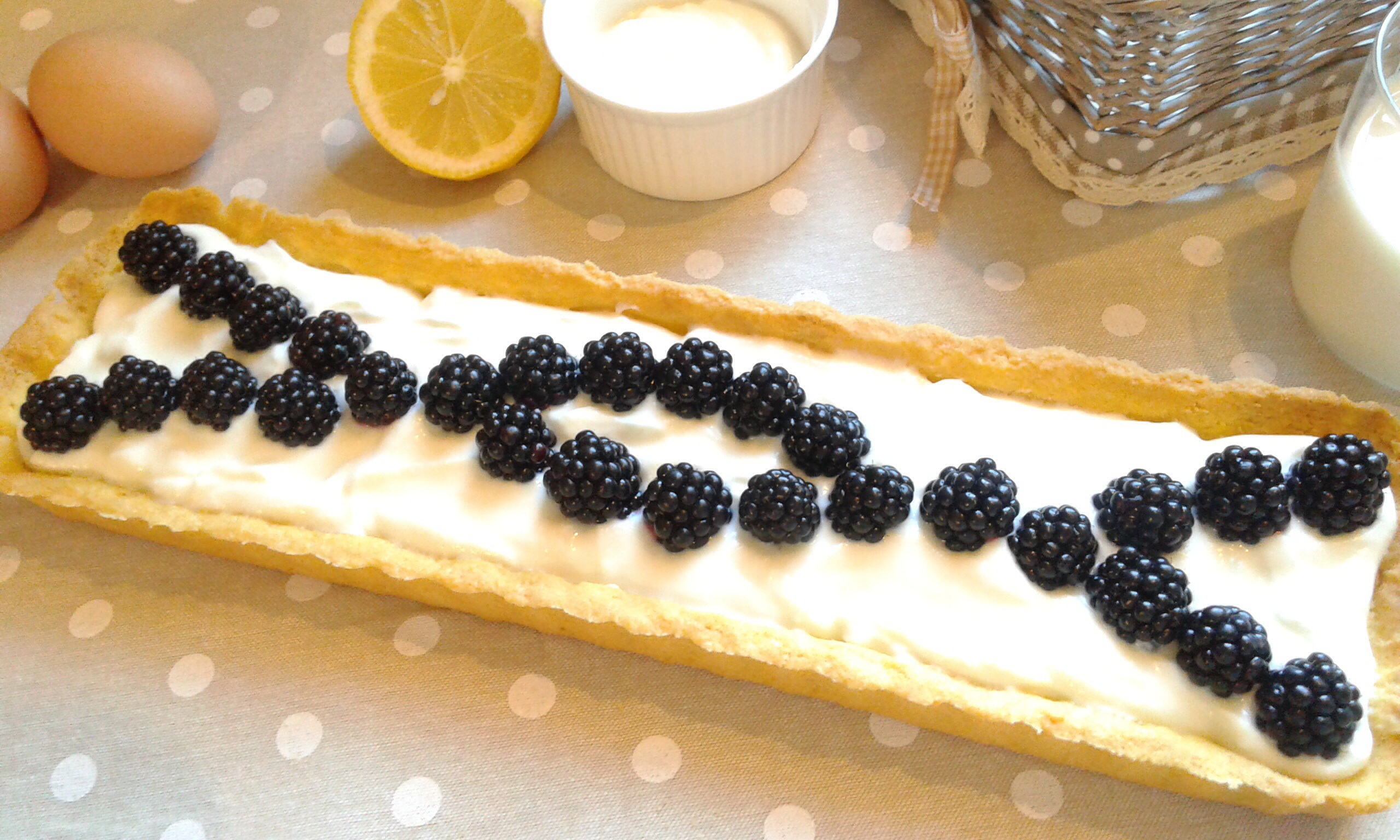 Crostata con ricotta e more