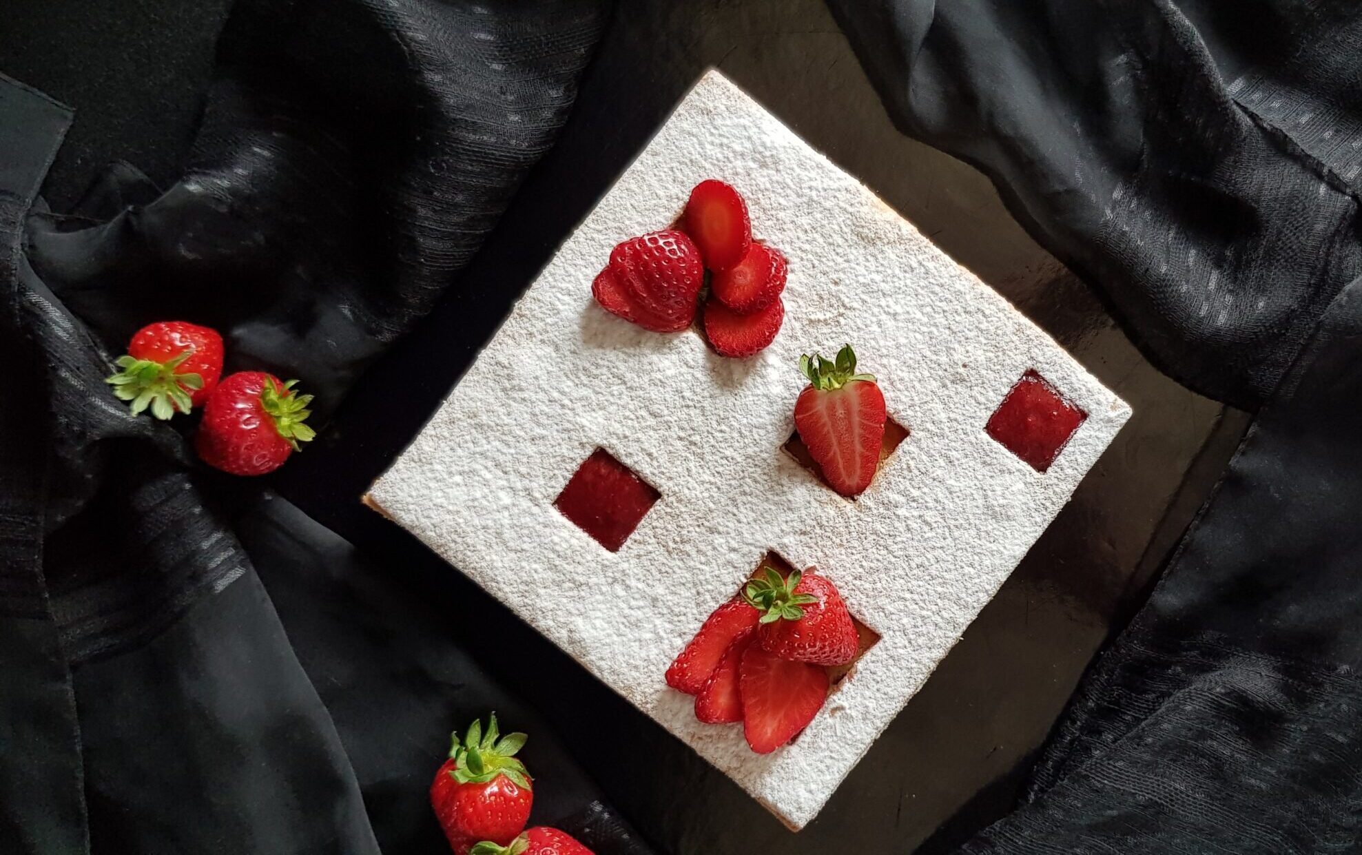 Crostata coperta alle fragole