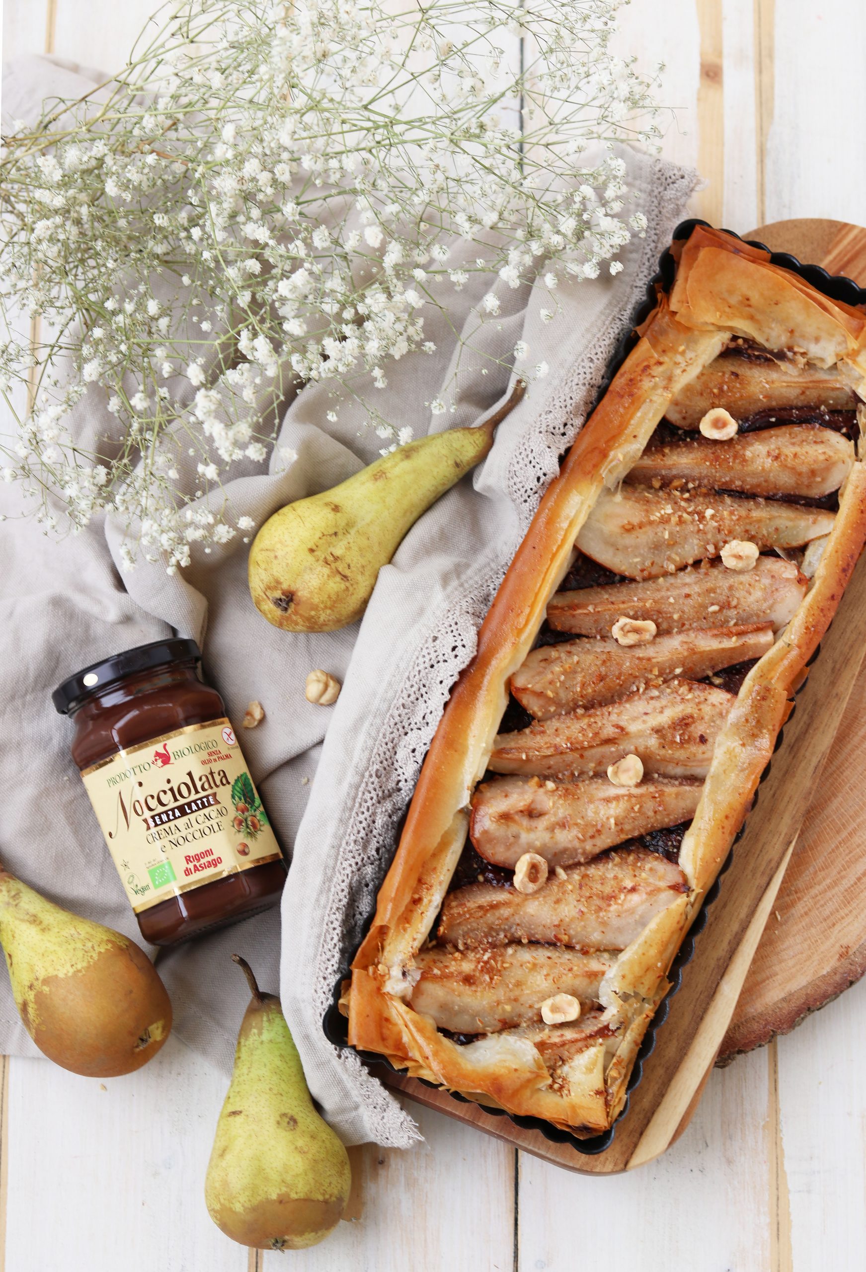 Crostata croccante con nocciolata e pere