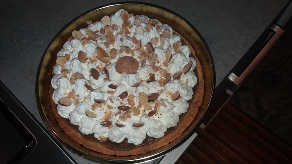 Crostata di amaretti e crema al mascarpone e nutella