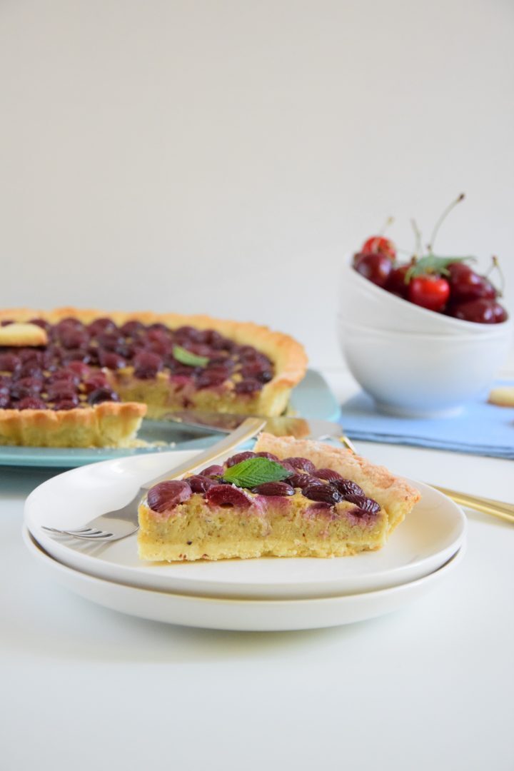 Crostata di ciliegie e crema frangipane