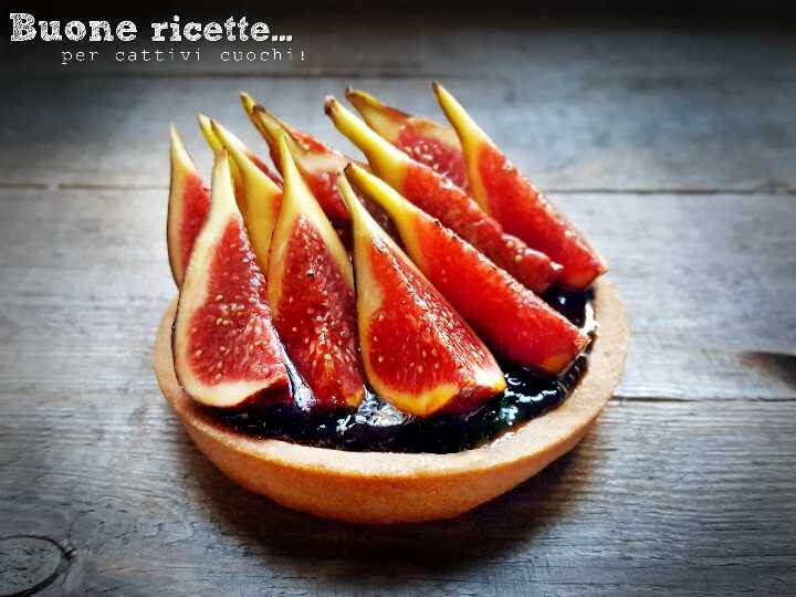 Crostata di crema e fichi