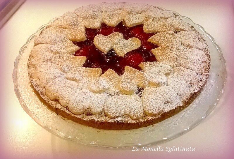 Crostata di cuori alla marmellata di fragole