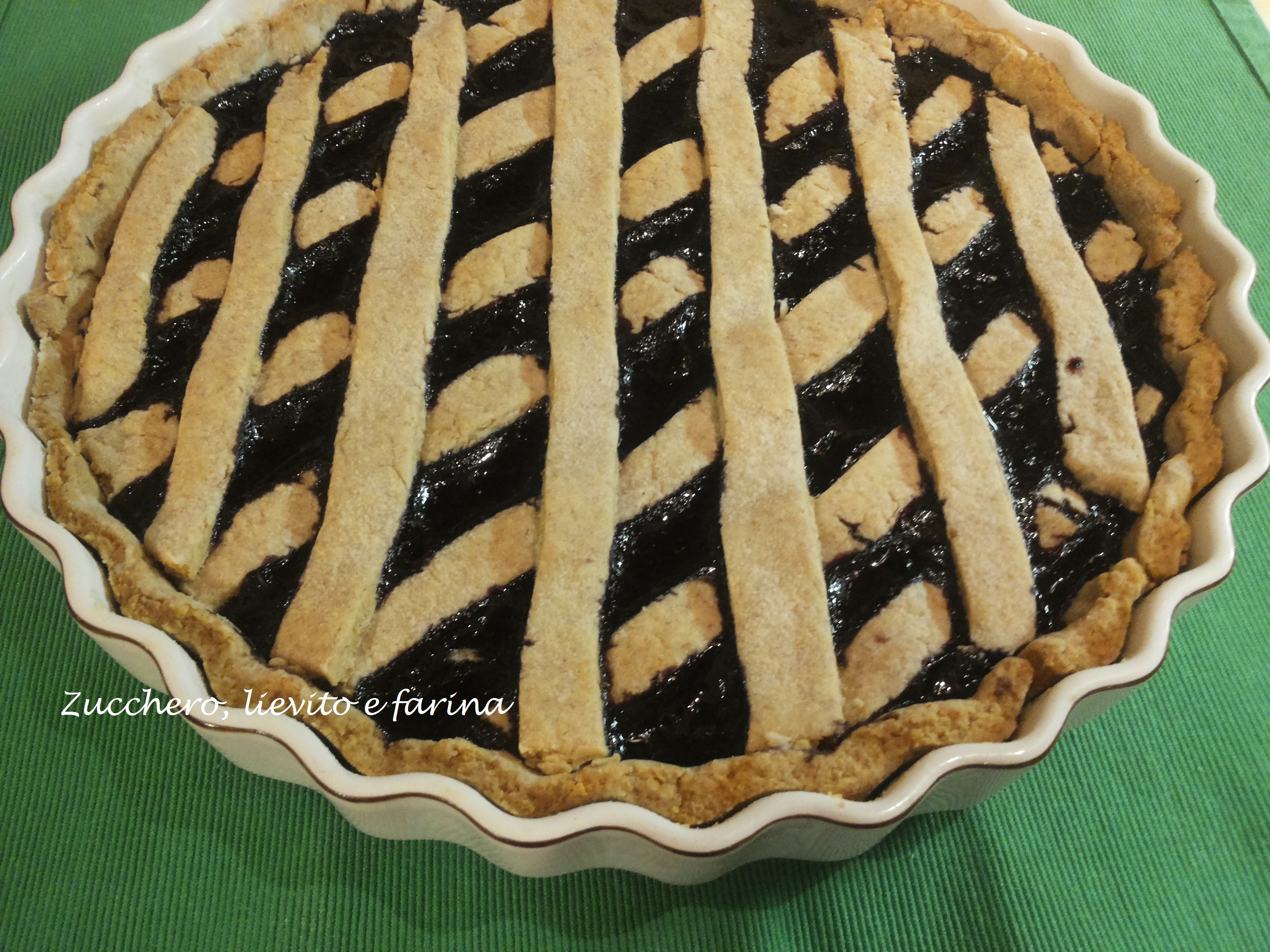 Crostata di farina integrale senza zucchero e senza latticini