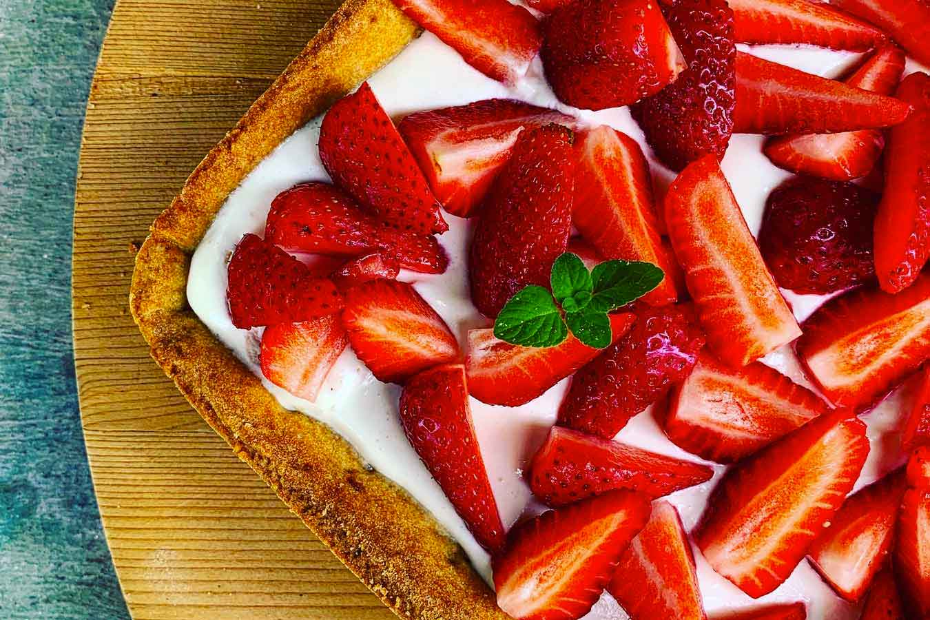 Crostata di fragole, crema al mascarpone e yogurt