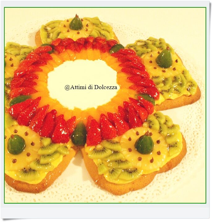 Crostata di frutta a fiore