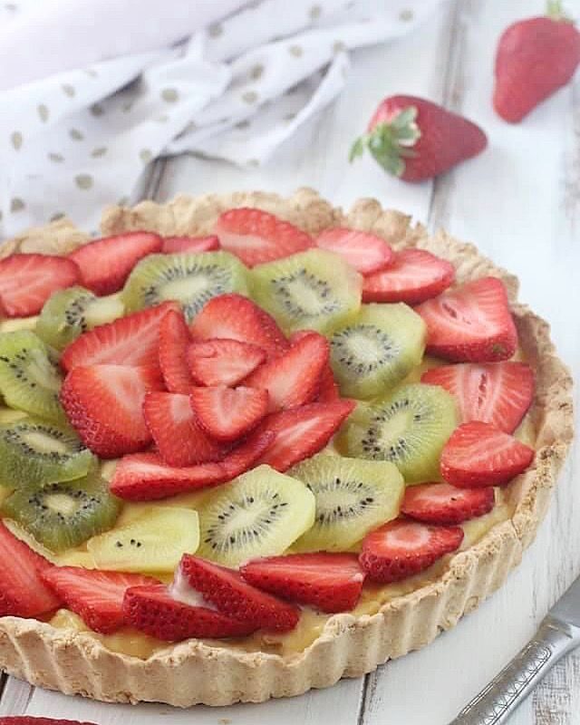 Crostata di frutta fresca con crema pasticcera