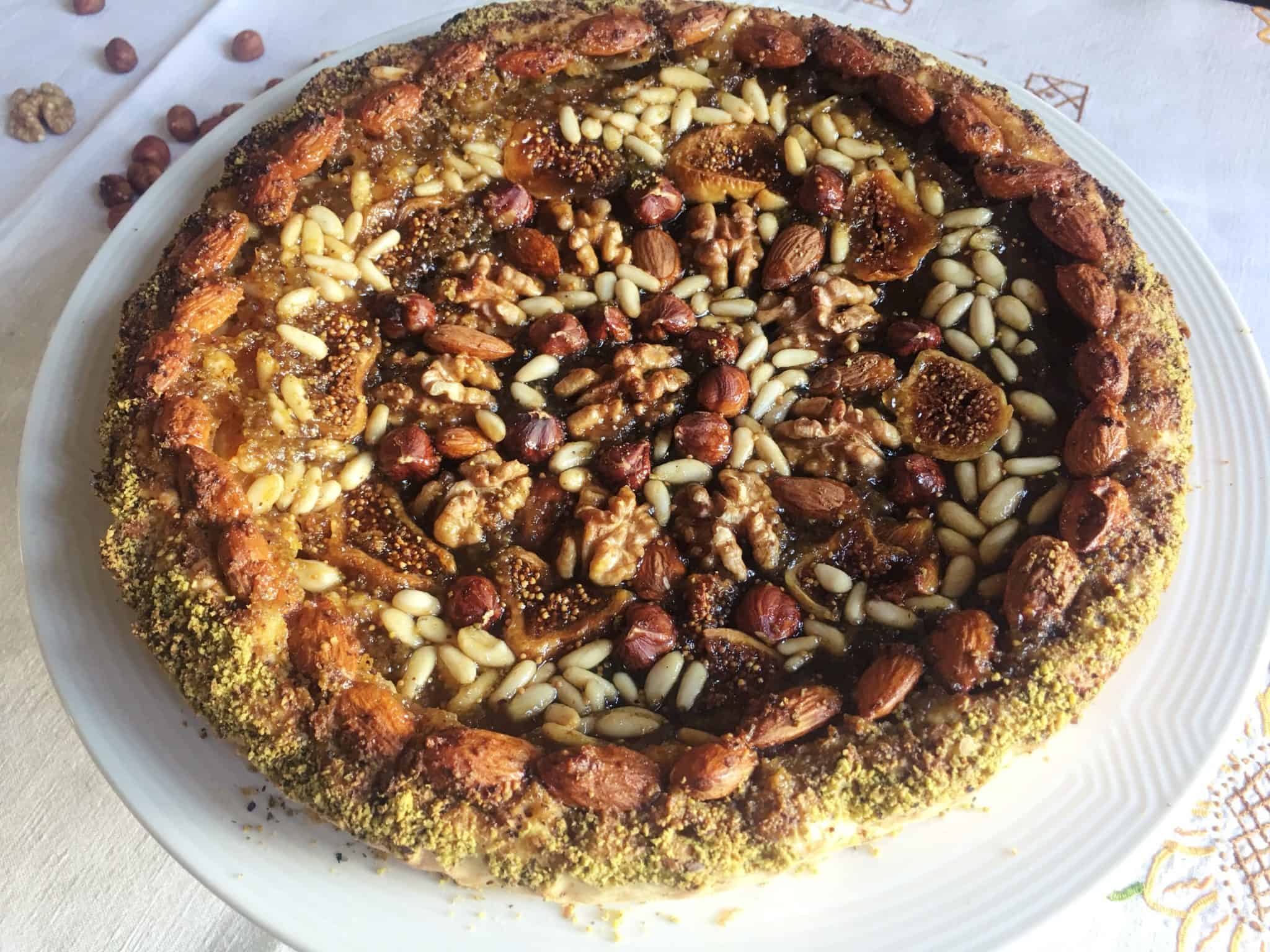Crostata di frutta secca: facile e di grande effetto