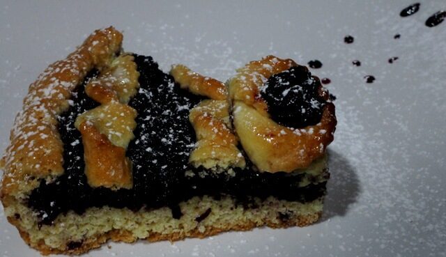 Crostata di marmellata di more