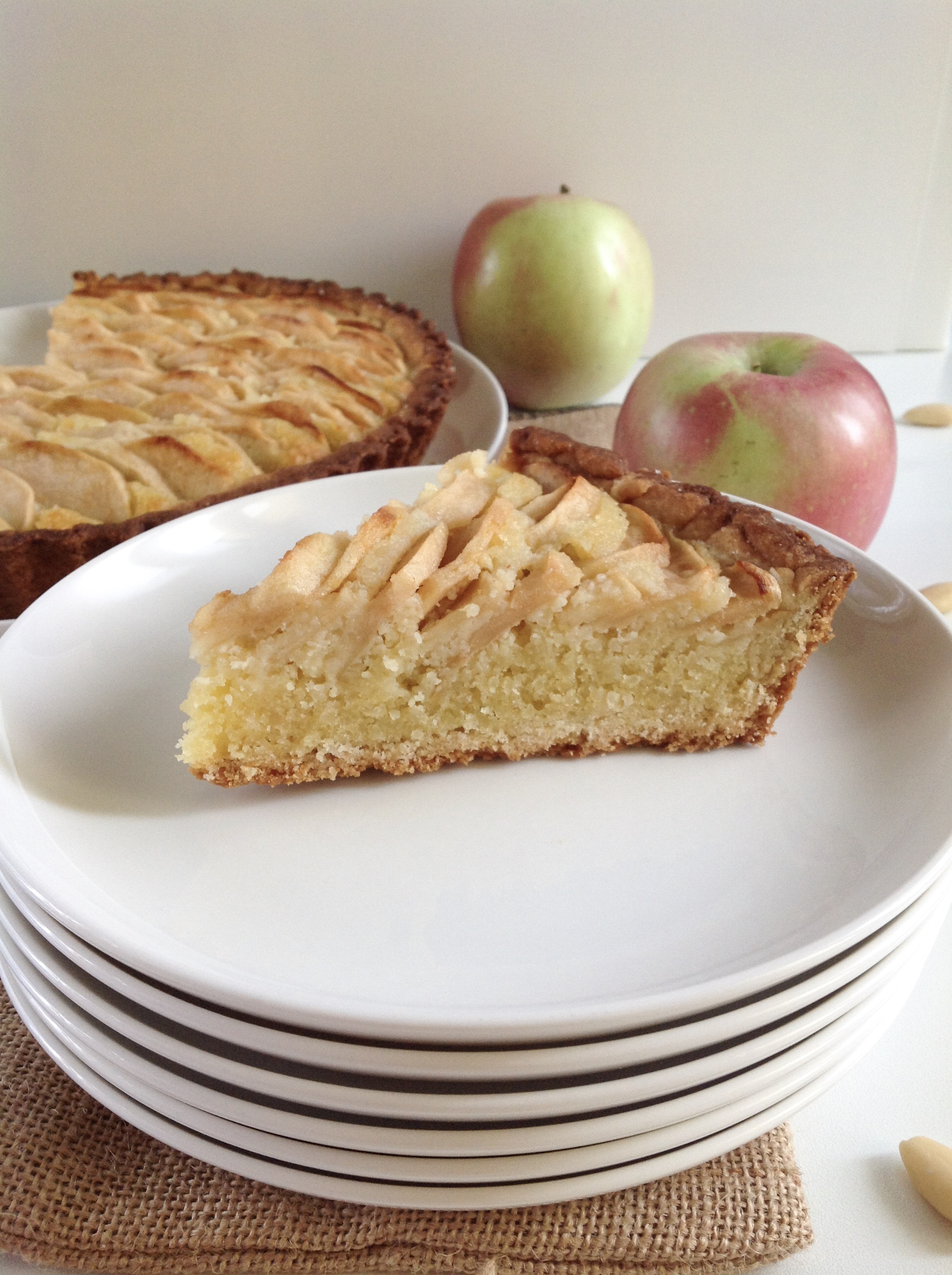Crostata di mele e frangipane