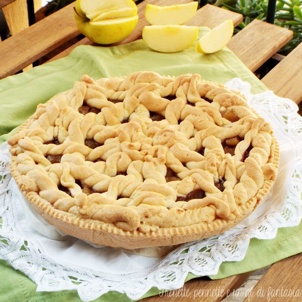 Crostata di mele e marmellata di lamponi