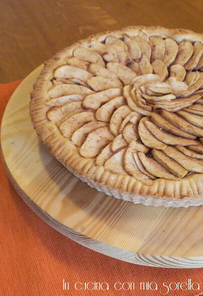 Crostata di mele e marmellata di prugne