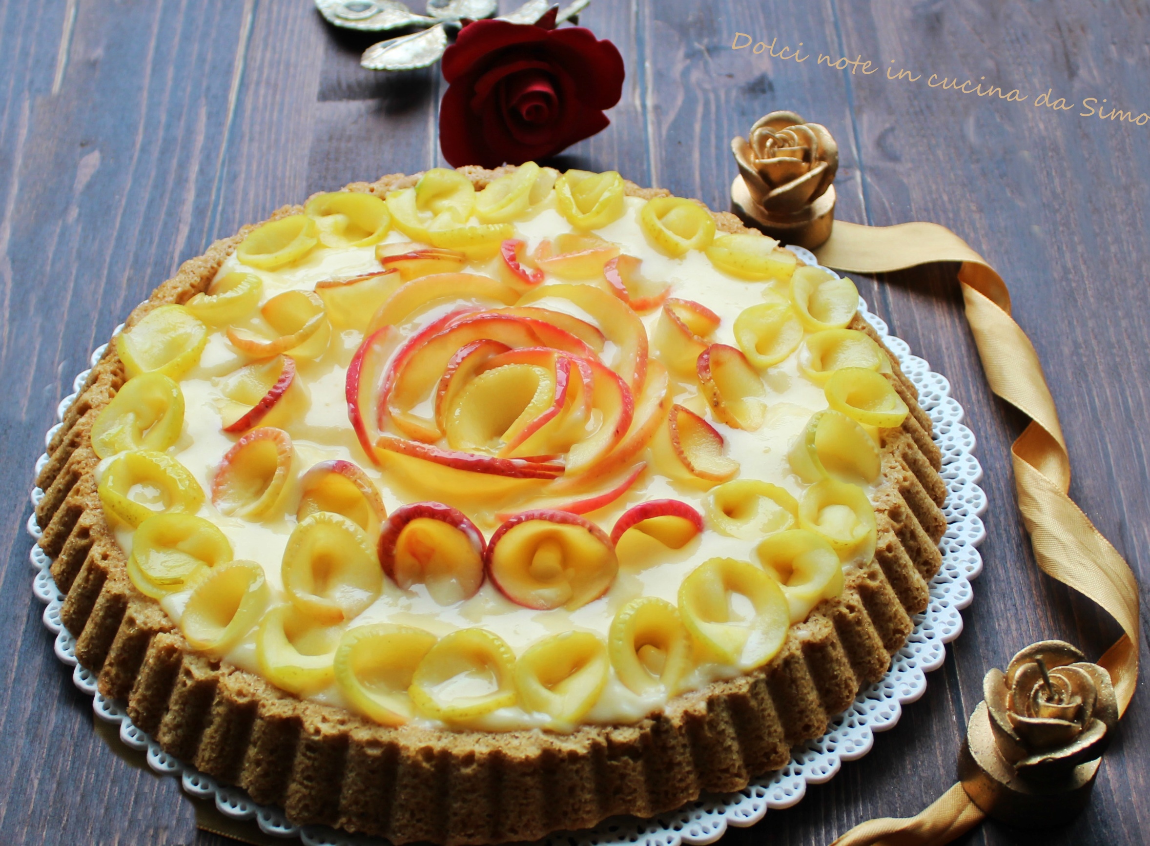 Crostata di rose alle mele