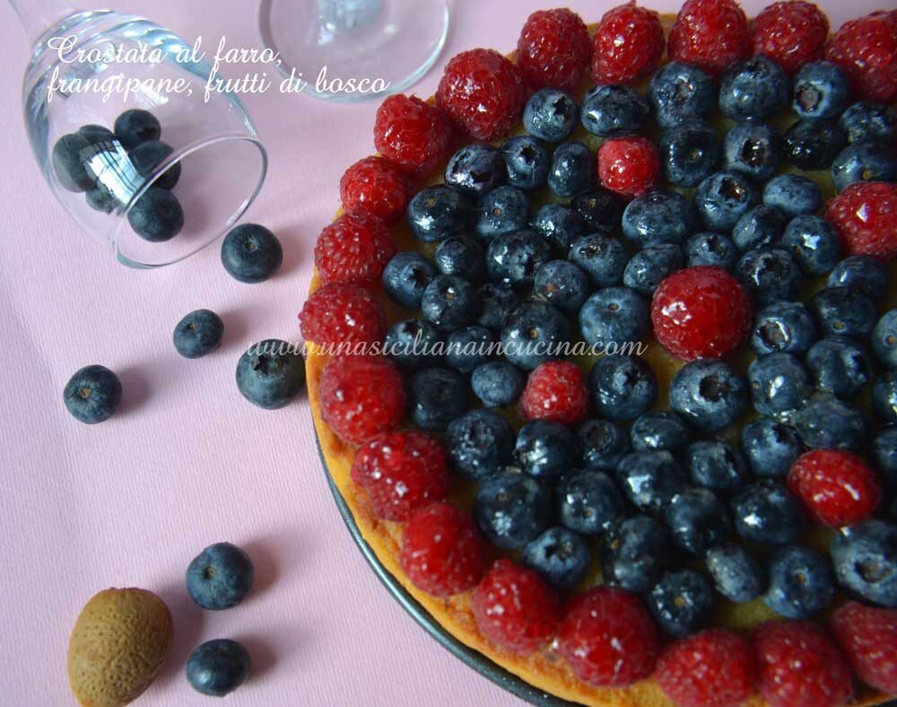 Crostata farro,frangipane,frutti di bosco